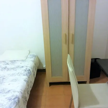 In Guest - Private With Sunny Terrace Of 200m2 3 ברצלונה